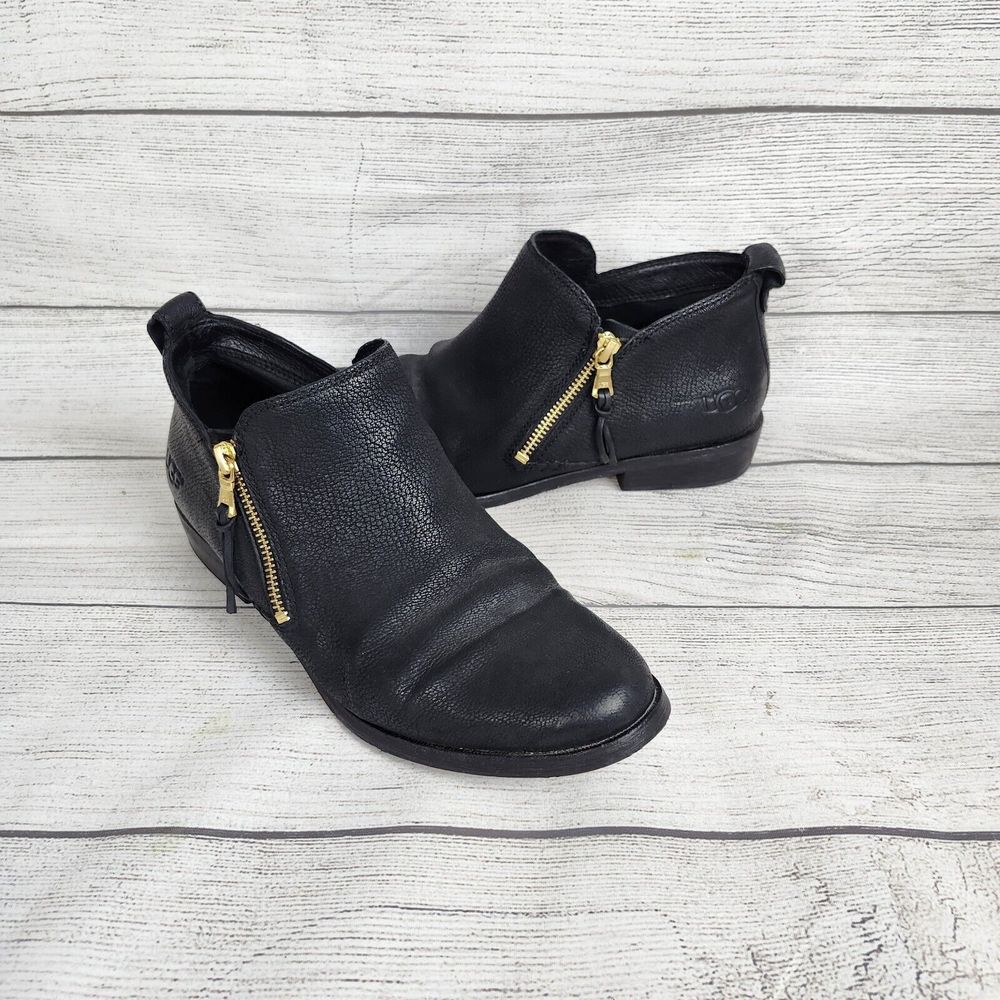 UGG Glee Side Zip Ankle Boot Classic Staple Piece Black Leather Woman's Sz 9